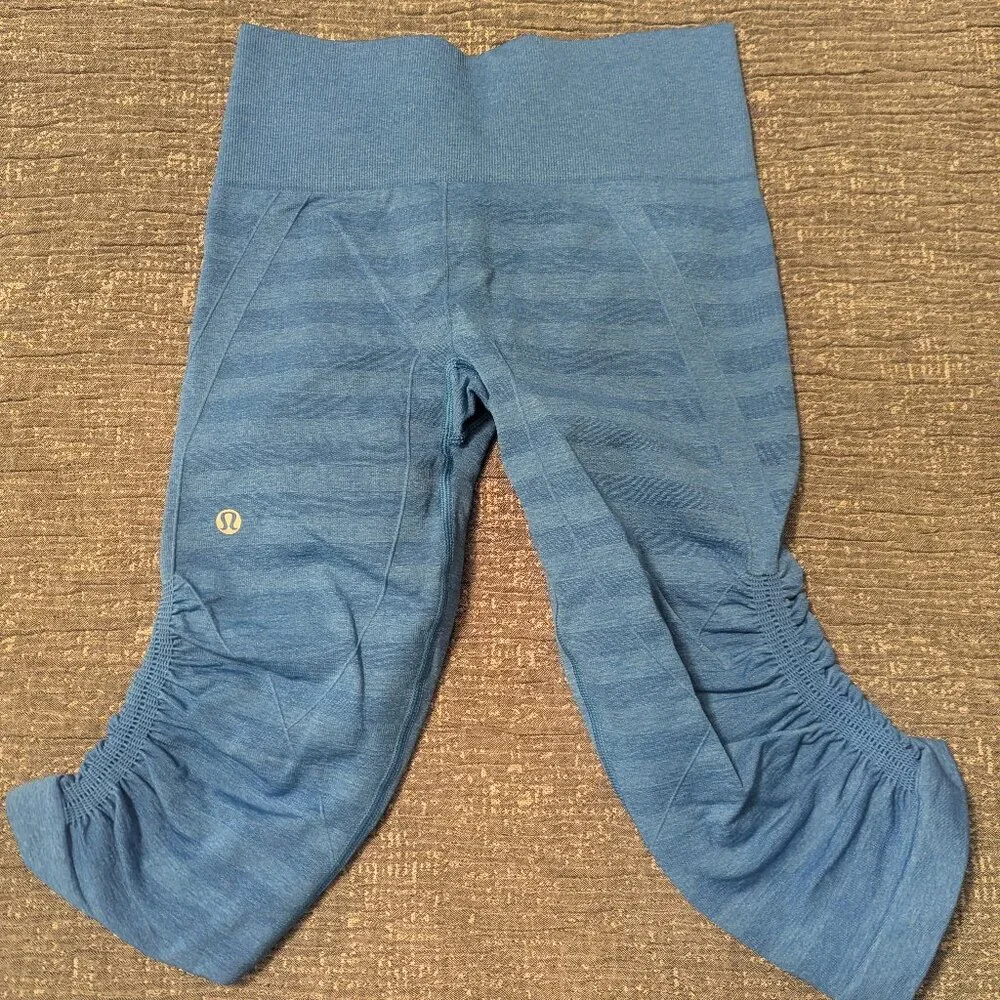 Lululemon Blue Capri Legging - Picture 1 of 2